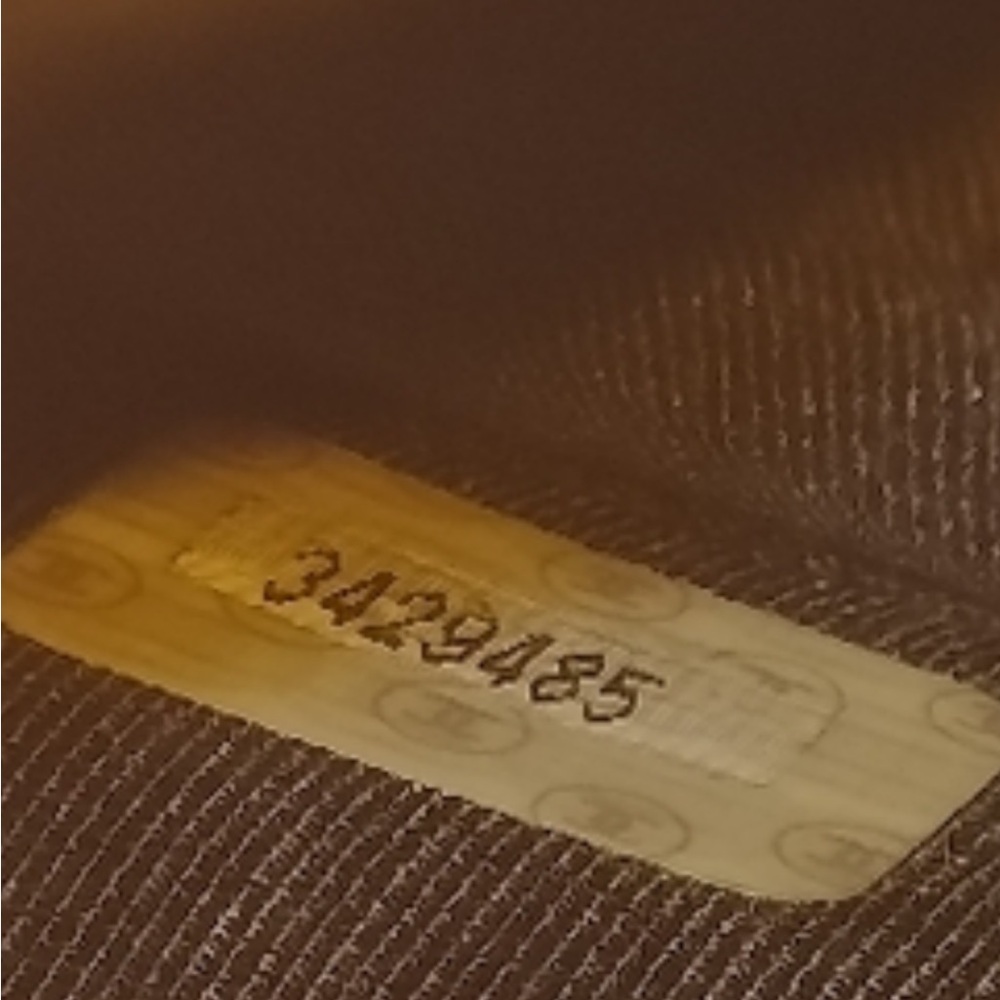 CHANEL Quilted Diamond pattern CC Gold Black Bifold Wallet with Chanel Box - Picture 13 of 17